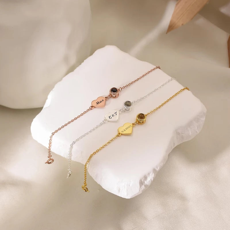 Pulsera con Proyección de Foto y Placa Personalizada